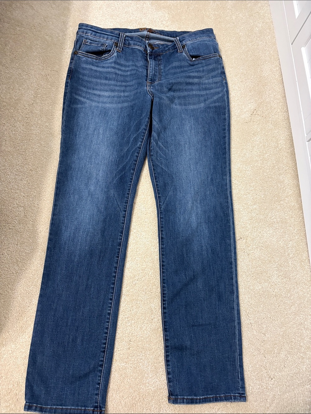 Kut from the Kloth Straight Leg Jeans in Medium Blue Wash